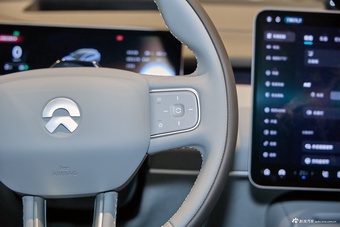 2025款蔚来ET5T 75kWh Touring