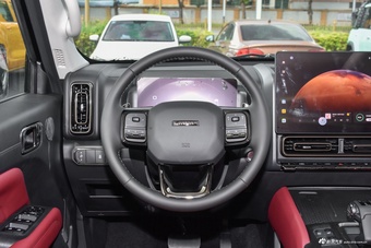 2025款哈弗H9 2.0T 汽油四驱勇士版