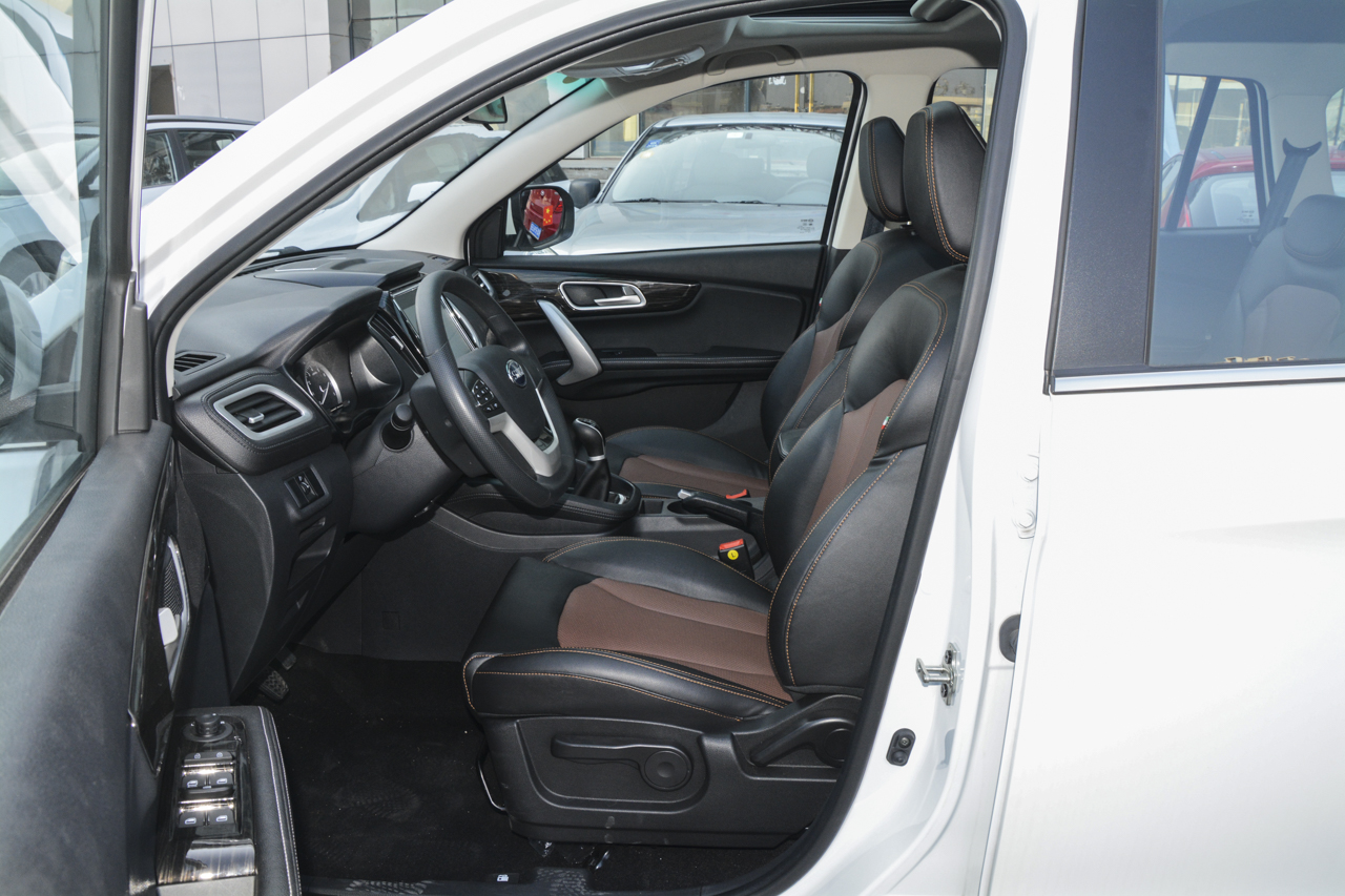 2019款斯威X7 1.8L手动舒适版7座