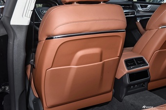 2024款奥迪A7L 45 TFSI quattro 奢享型