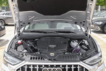 2026款奥迪A8L 55 TFSI Horch创始人版