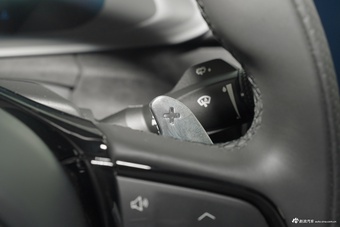 2025款Emira 2.0T DCT Turbo SE