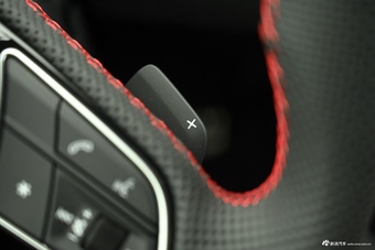 2025款奥迪A4L 200万辆悦享版 40 TFSI Bang&Olufsen星夜版