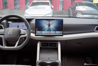 2025款比亚迪元UP 401KM智驾活力版