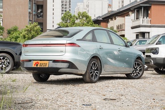 2025款荣威D6 450km 尊享版