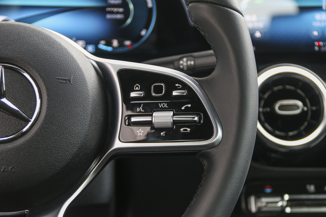 2020款奔驰B级B200 1.3T 自动动感型 