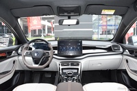 2024款秦PLUS DM-i 荣耀版 120KM超越型