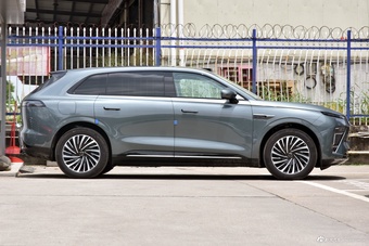 2025款星纪元 ET 增程 265 Max城区辅助驾驶