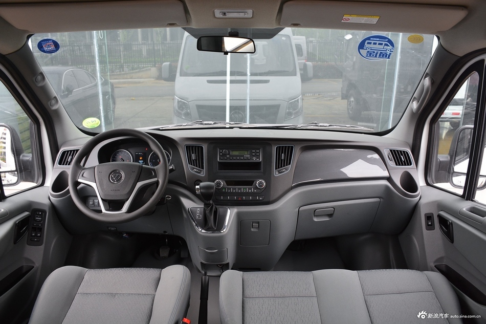 2021款图雅诺2.5T自动通途短轴中顶5座D25TDIF1