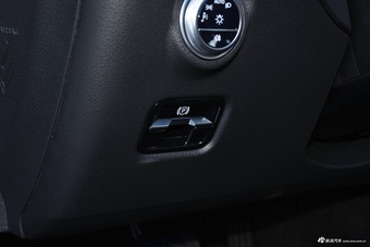 2023款奔驰C级 C 260 L 皓夜运动版
