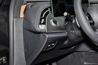 2024款奔驰E级 改款 E 300 L 时尚运动型