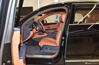 2024款添越 4.0T V8 雅度版