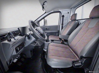 2025款 3.8米 汽油 2.0L 单排 旗舰版 官图