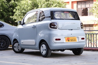 2026款奔腾小马222km 闪耀马