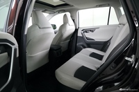 2020款威兰达双擎2.5L CVT两驱尊贵版