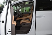 2022款腾势D9 DM-i 970 四驱尊荣型