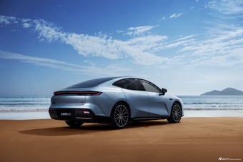 2025款银河E8 620km 四驱星舰激光雷达智驾版