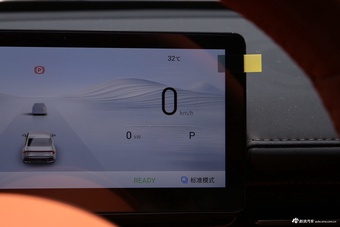 2025款五菱星光纯电 610km 智能旗舰型