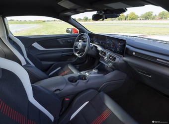 2025款Mustang GTD Spirit of America 官图