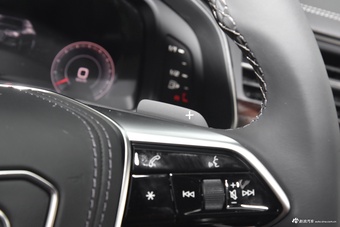 2025款奥迪A6L 改款 40 TFSI 豪华动感型