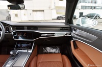 2025款奥迪A6L 改款 45 TFSI 臻选动感型