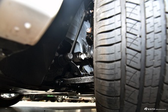 2025款奔腾B70 龙耀版 1.5T 质享型