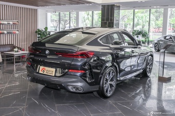 2026款宝马X6 xDrive40i 尊享型 M运动套装