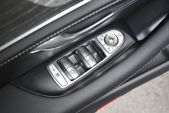 2021款奔驰E级 E 300 L 尊贵运动版