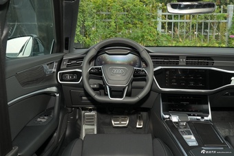 2026款奥迪A6L 45 TFSI quattro 臻选动感型+尊享包