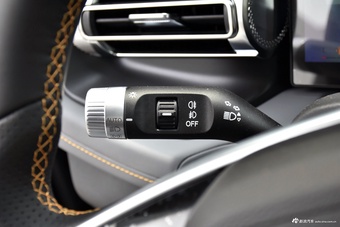 2025款北京BJ40e 魔核电驱进阶版