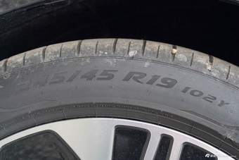 2025款奔驰E级改款 E 300 L 豪华型