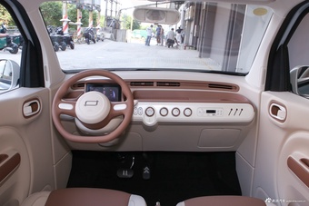 2026款奔腾小马222km 闪耀马图片