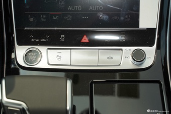 2025款奥迪A8L 45 TFSI quattro 豪华型