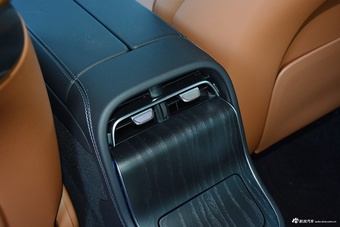 2024款奔驰E级 E 260 L 运动型