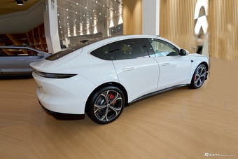 2025款蔚来ET5 75kWh