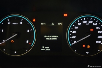 2025款宝典 2.5T手动柴油两驱长轴