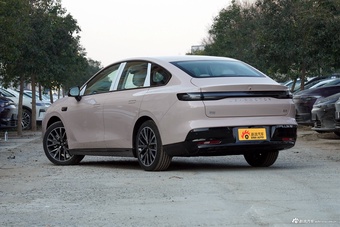 2025款零跑B01 550舒享版