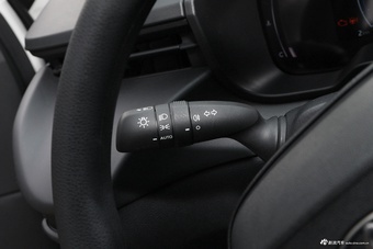 2026款卡罗拉锐放 2.0L 先锋版