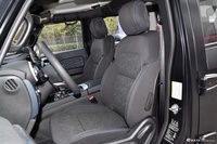 2023款北京BJ40 2.0D 自动四驱刀锋英雄版先锋型