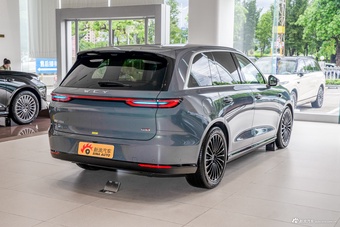 2026款魏牌V8X 豪华家庭版Ultra