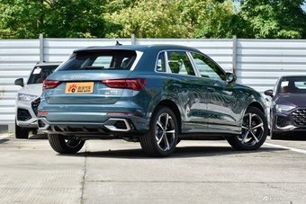 2025款奥迪Q3 45周年典藏版 35TFSI 时尚动感型