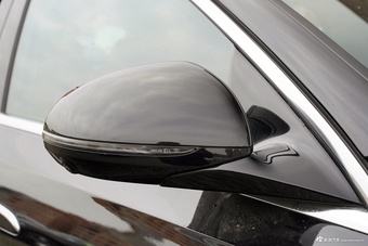 2025款奔驰E级改款 E 300 L 豪华型