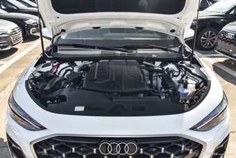 2026款一汽奥迪A5L 2.0T 乾崑智驾版