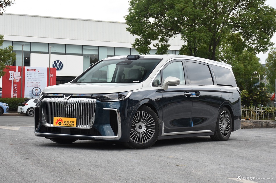 2025款梦想家 PHEV 四驱旗舰乾崑版