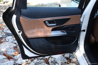 2025款奔驰E级 E 300 L 时尚运动型