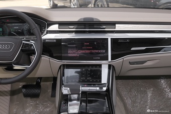 2026款奥迪A8L 55 TFSI Horch创始人版