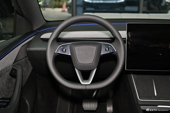 2025款Model Y L 长续航全轮驱动版