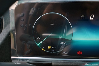 2025款奔驰GLA 200