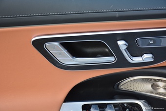 2024款奔驰E级 E 260 L 运动型