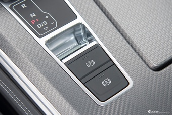 2024款奥迪A7L 45 TFSI quattro RS 套件竞速版